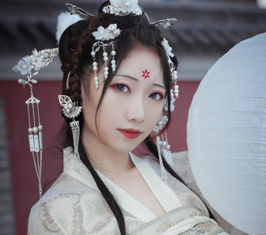 cos欣赏:唯美动人的荣姬汉服女神来袭