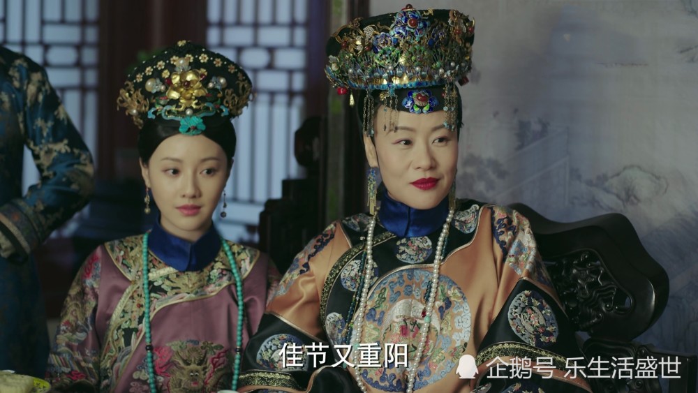 如懿传:意欢出场跳遮面舞,谁注意金玉妍的眼神了?难怪