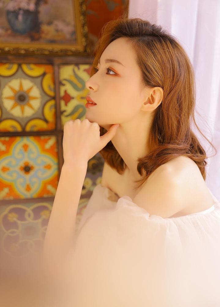 优雅成熟的少女,艺术写真照