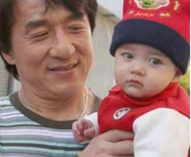 曾与成龙搭档《宝贝计划》的萌娃,现已长大,逆天颜值碾压小鲜肉