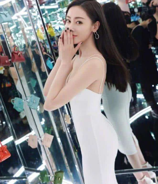 张天爱的南瓜胯才是最吸引人的,虽然又宽又胖,但却是直男的最爱