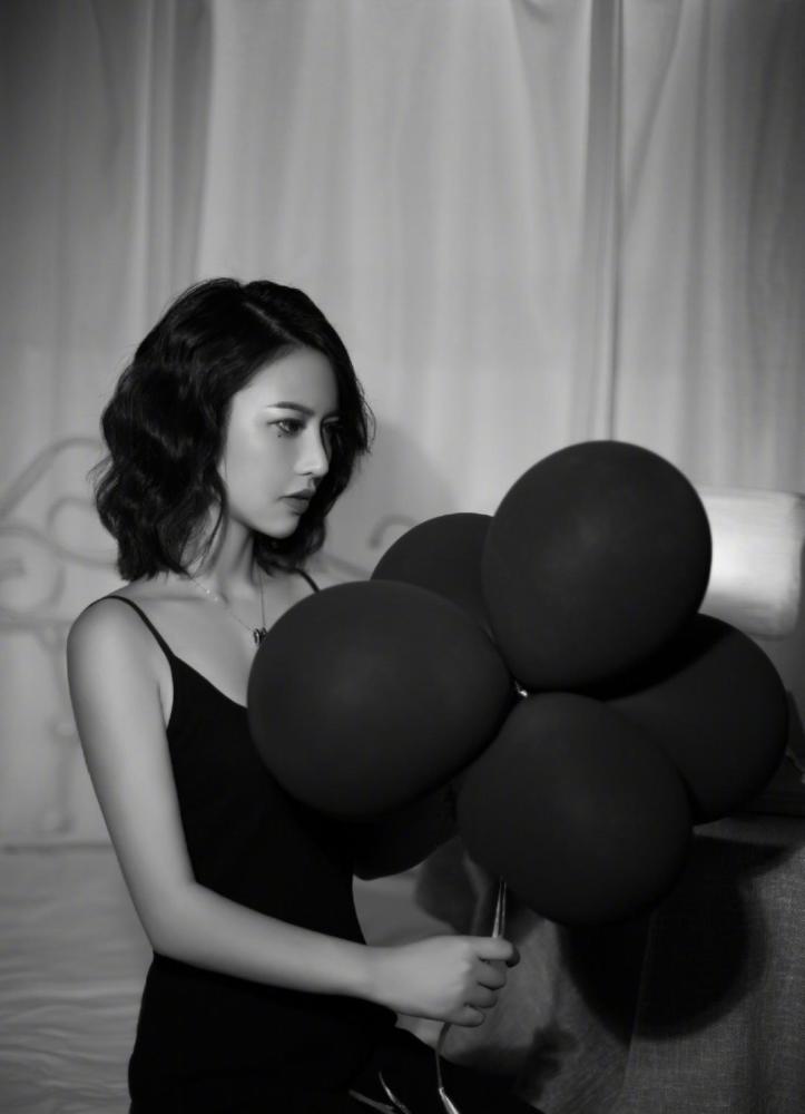 民国复古风美女,黑白光影中的年华