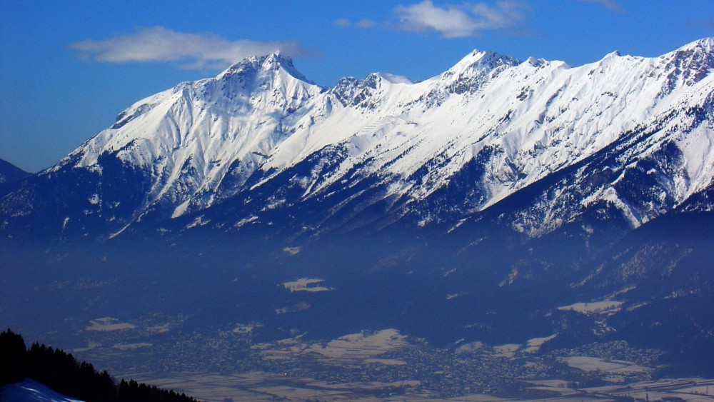 雪山积雪风景高清壁纸,雄伟壮丽,让人惊叹