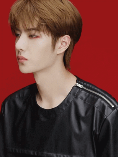 这年头男人要比女人精致,看到酷盖王一博的眼妆,真是