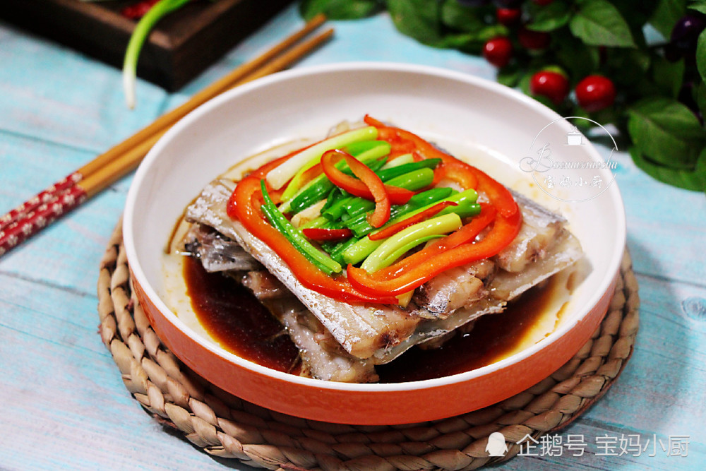 带鱼不烧不炸,上锅蒸一蒸,鲜嫩不油腻,两个要点做好,不碎入味