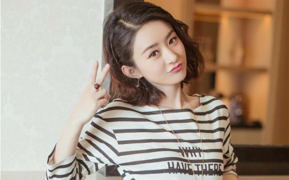 一组让人喜爱的女演员赵丽颖写真,呆萌可爱又耐看
