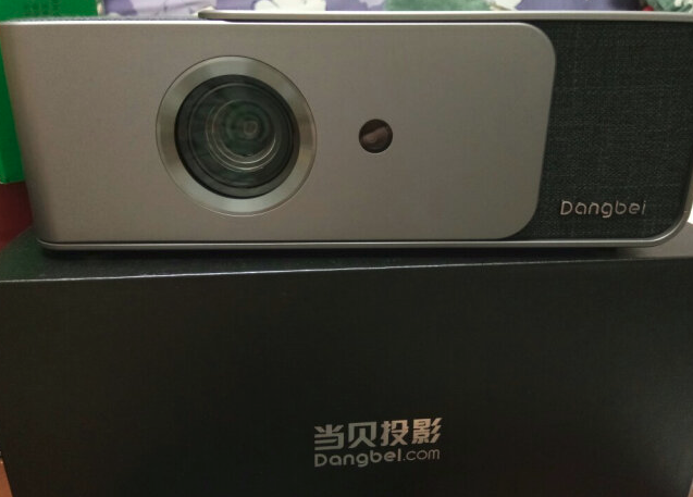 投影仪界的华为!打造无广告 大内存引领智能家居大屏新标杆