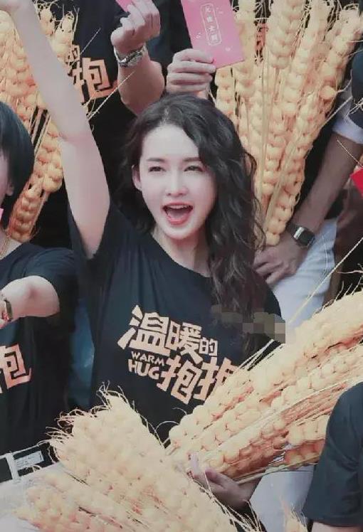 李沁烫卷发究竟有多美?看到她烫羊毛卷的那刻,网友:美