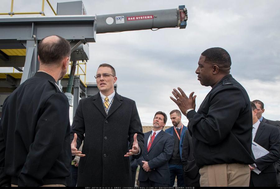 美国电磁炮要上舰 中国的也要加油了