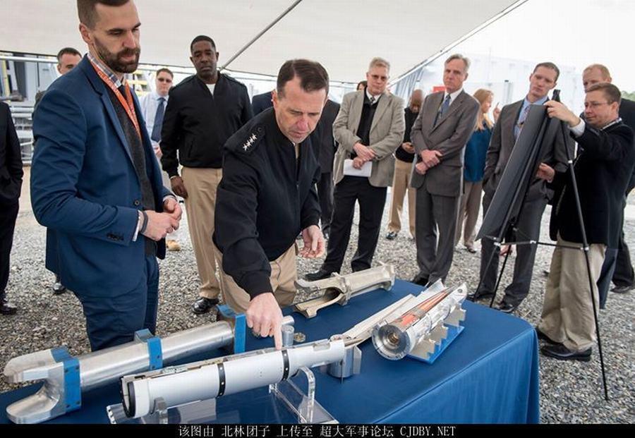 美国电磁炮要上舰 中国的也要加油了