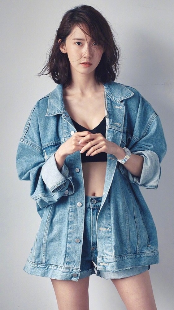 林允儿精美壁纸,清新脱俗,魅力独特!