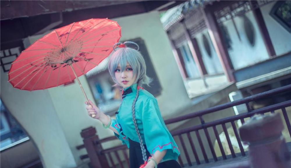 cosplay:虚拟歌姬洛天依 可爱的三月雨