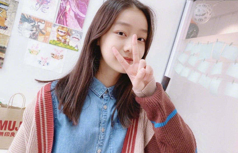 还记得赵薇的"女儿"吗?如今12岁高颜值美炸天,真是女大十八变