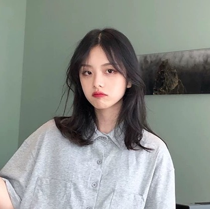 ins风-女生头像:如花美眷,似水流年,却道人生只如初见