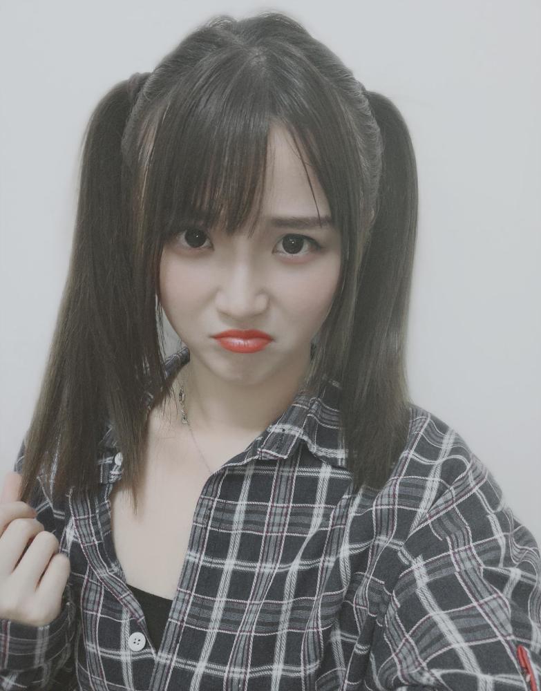 大眼睛的萌妹子,长得真水灵