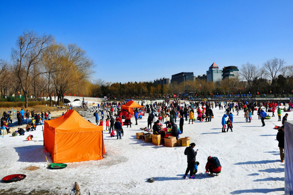 北京陶然亭公园冰雪嘉年华