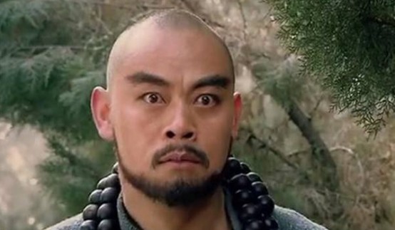 水浒传:打虎将李忠,为何那么稀罕二两银子?穷人一年花