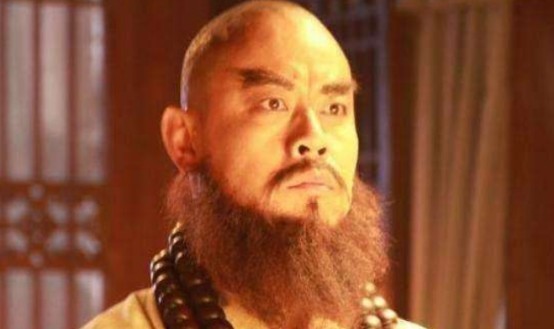 水浒传:打虎将李忠,为何那么稀罕二两银子?穷人一年花