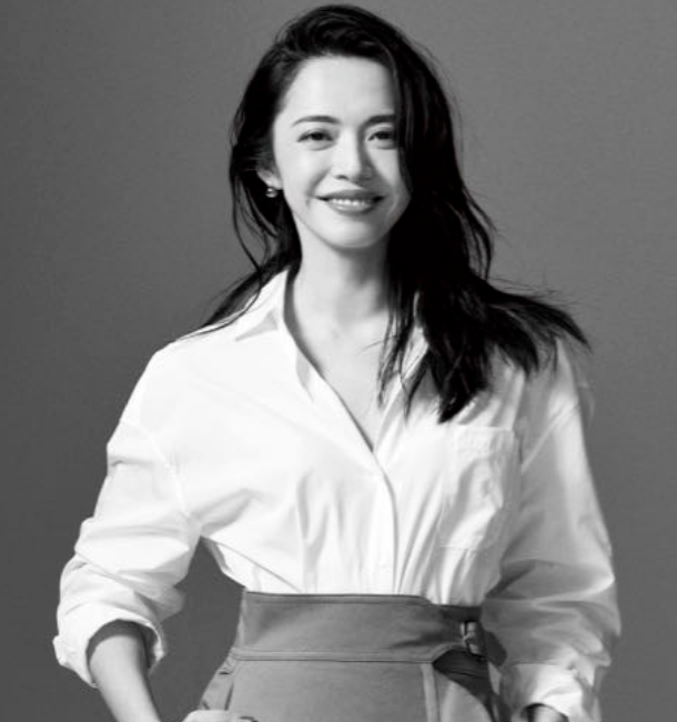 姚晨质感黑白光影,时尚靓丽清新爽朗,迷人气质令人心动写真图片