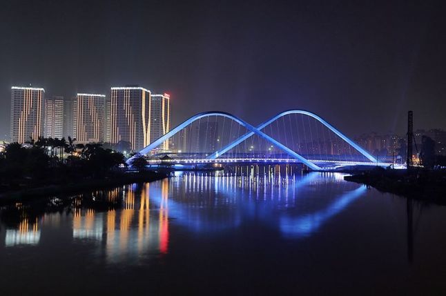 北流城南新区生长版图:一跃成为城市流量之王,再到科技景观新城!
