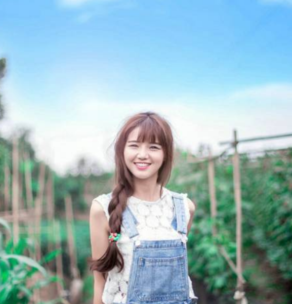 清纯俏皮可爱邻家女孩,菜园甜美图集