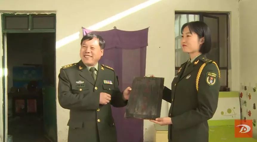 90后敦煌女孩张妍:当兵就当最好的兵