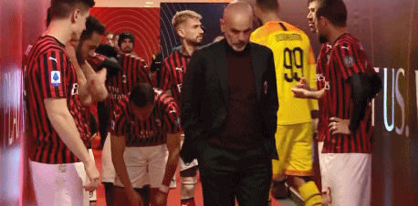 第55分钟,皮亚特克禁区弧前分球,恰尔汗奥卢禁区右肋右脚低射