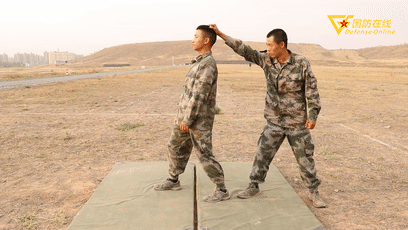 gif 被抓扯时如何反击并解脱?兵哥教你