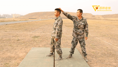 gif 被抓扯时如何反击并解脱?兵哥教你