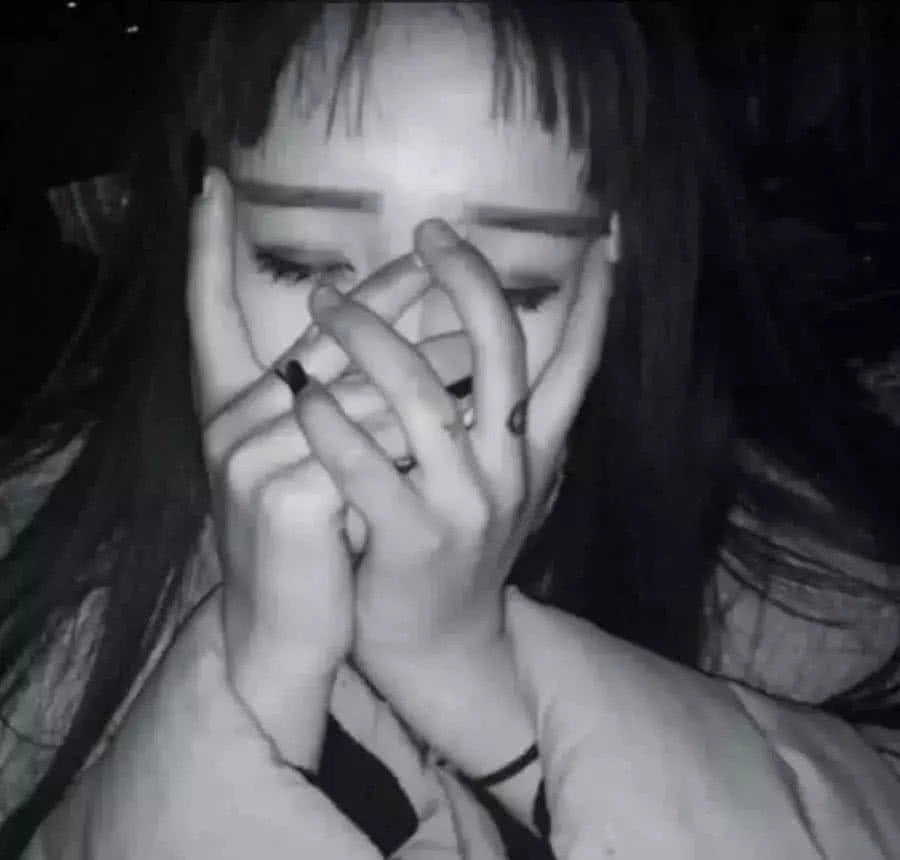 ins·伤感·女生头像:遇一人白首,择一城终老,至此相伴天涯
