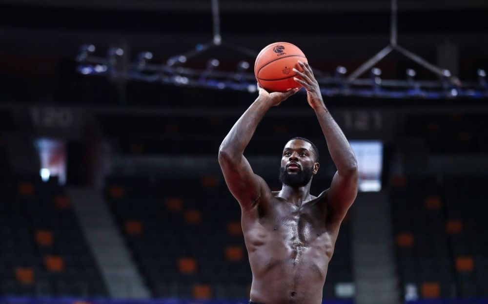 cba揭幕战辽粤过招,杜锋赛前谈及史蒂芬森