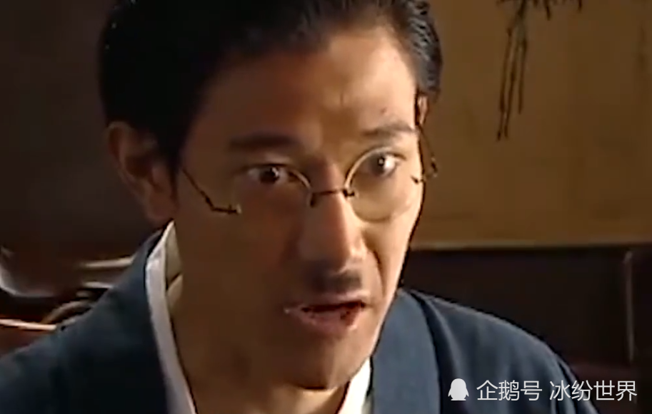还记得《小兵张嘎》的斋藤太君吗?如今刮掉胡子换上西装,男神范十足
