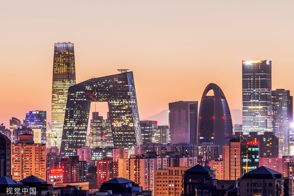 2020年北京与上海,城市经济实力各有千秋,哪个城市更适合工作?