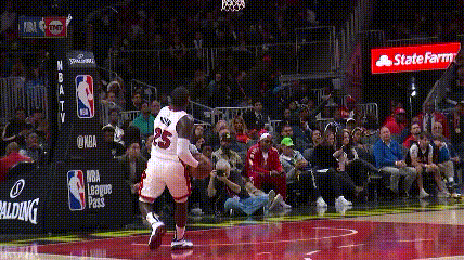 又被抢断,同样的方式马刺输给伦纳德两次!