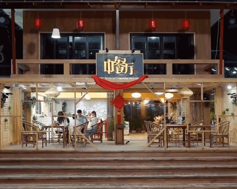 其实除了美食,中餐厅的取景地也是一季比一季漂亮: 第三季 这些餐厅