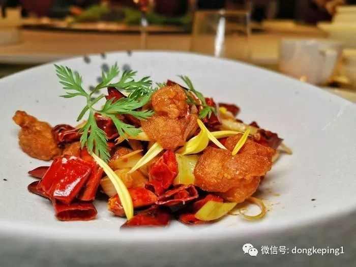 好的菜品加上成熟的"中国式服务",我们可以预期俏江南重铸辉煌.