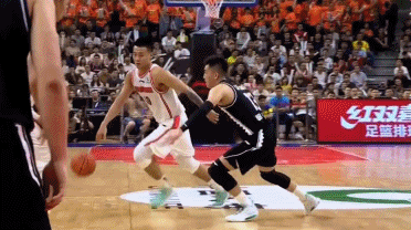 28投34分,芬森体验cba的无奈,郭艾伦关键失误,辽宁八年纪录被终结
