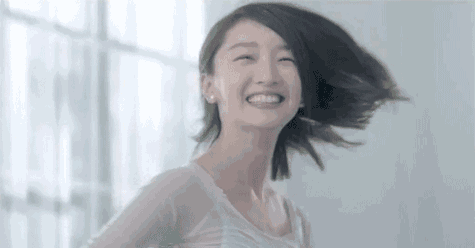 职场穿搭重头戏周冬雨亲自示范衬衫的正确搭配法精致又时髦