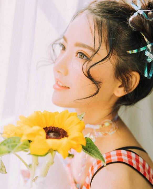 笑容像糖果般甜蜜清新小精灵美女,可爱萌萌哒