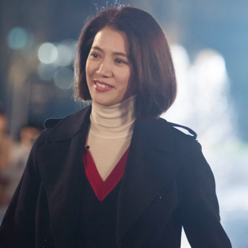 她在93年就凭借尔冬升导演执导的《新不了情》一举夺得了金像奖最佳女