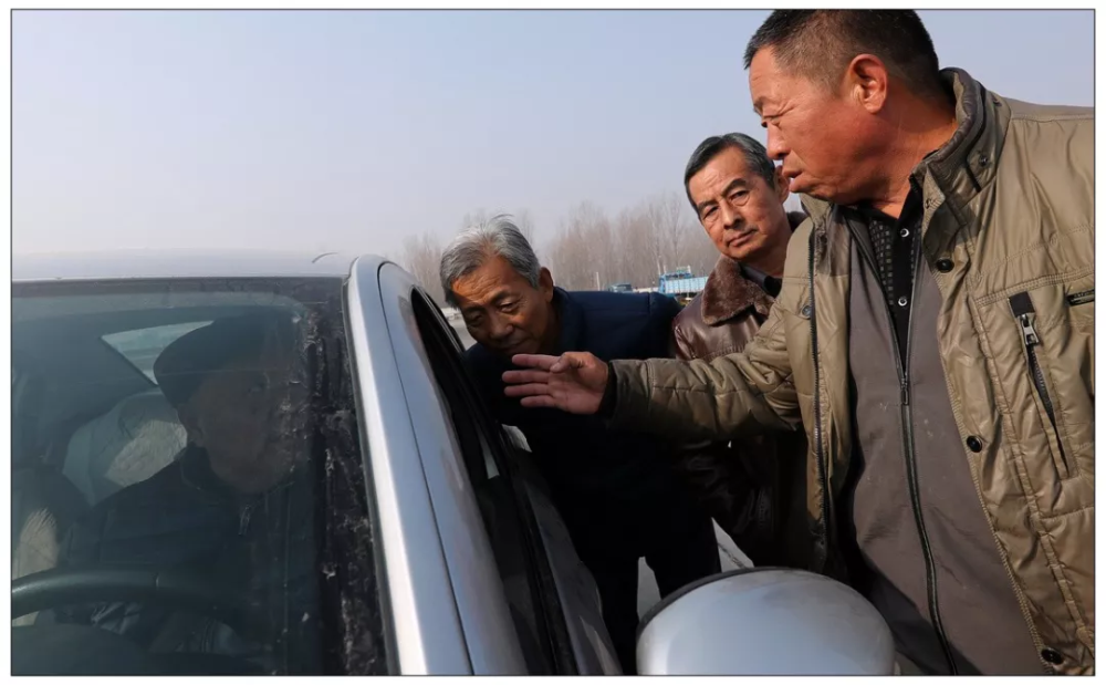 滨州仨老教授同学车共圆"驾驶梦"