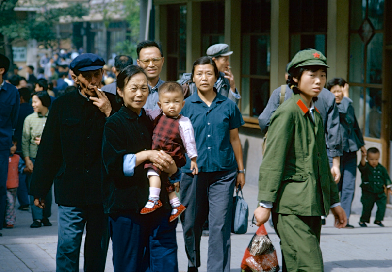 1973年中国真实老照片:90后难以想象70年代的人们是这样子生活