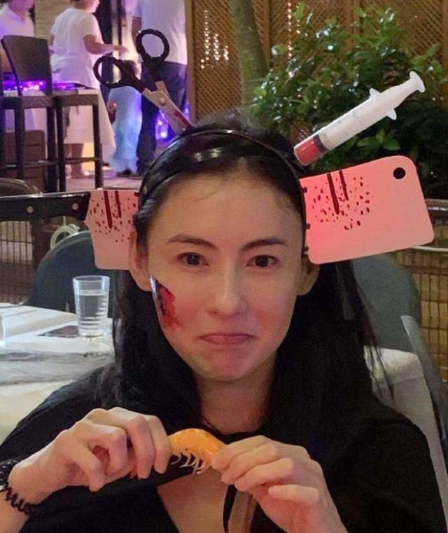 张柏芝三胎儿子正面照曝光,生父身份可排除一位了