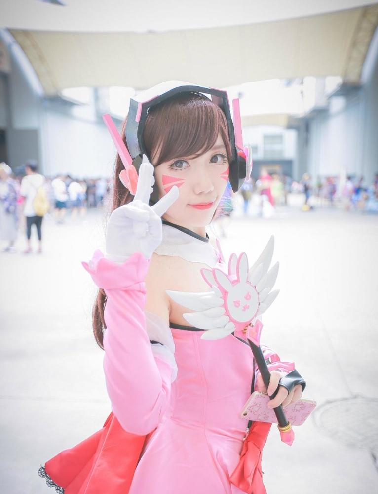 守望先锋cosplay:dva 超可爱的dva小姐姐