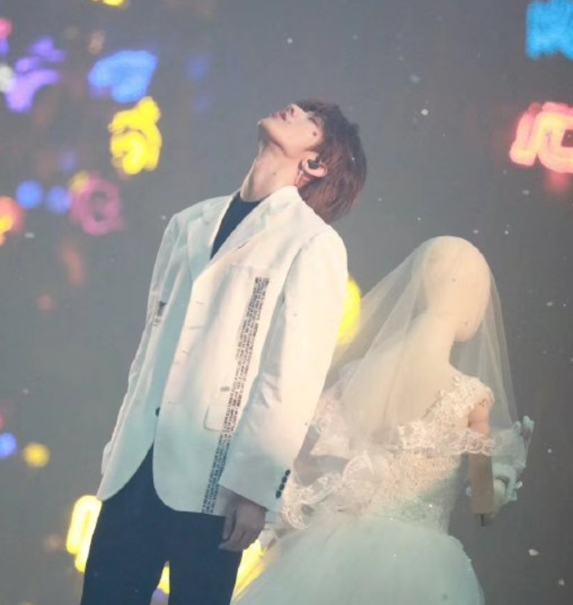 蔡徐坤的"结婚照"火到日本了!被日本粉丝称赞:太绝美了