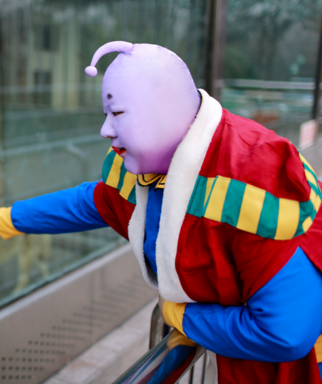 动漫cosplay,男孩扮演的角色好搞笑