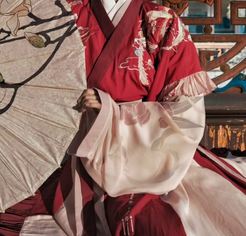 很适合闺蜜穿着的汉服,两人合照美如仙,双子袍子的最爱!