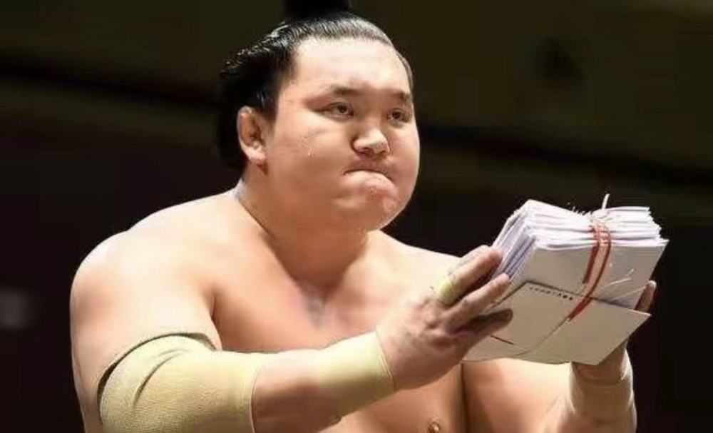 相扑都是大胖子,在日本很多女性都希望嫁给相扑,是因为他们帅吗