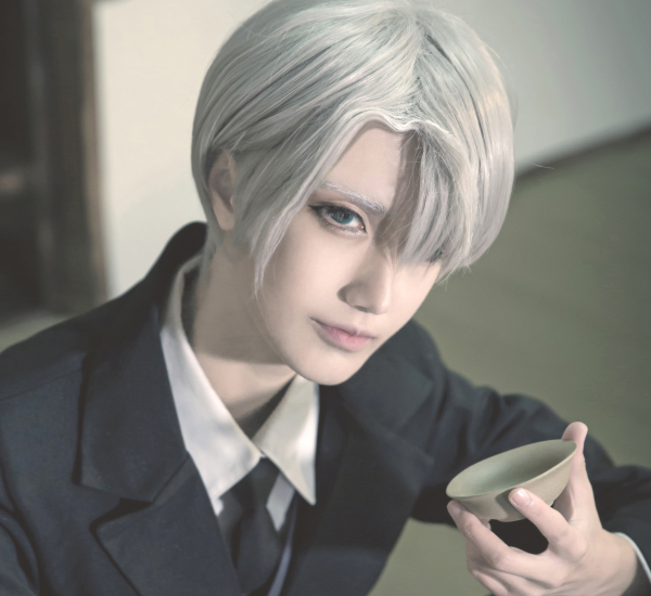 冰上的尤里人物维克托cosplay,温文尔雅