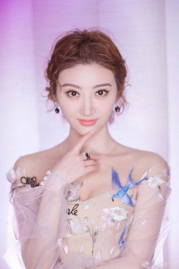 娱乐圈颜值高身材好,但就是捧不红的女明星?最可惜的不是景甜?